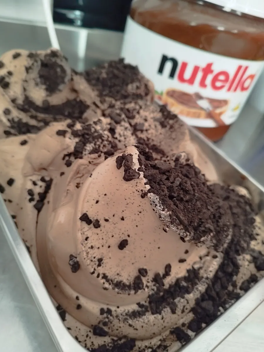 Vaschetta di nocciola con variegatura al caramello